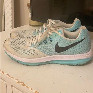 Nike Zoom Winflo 4 Sneakers